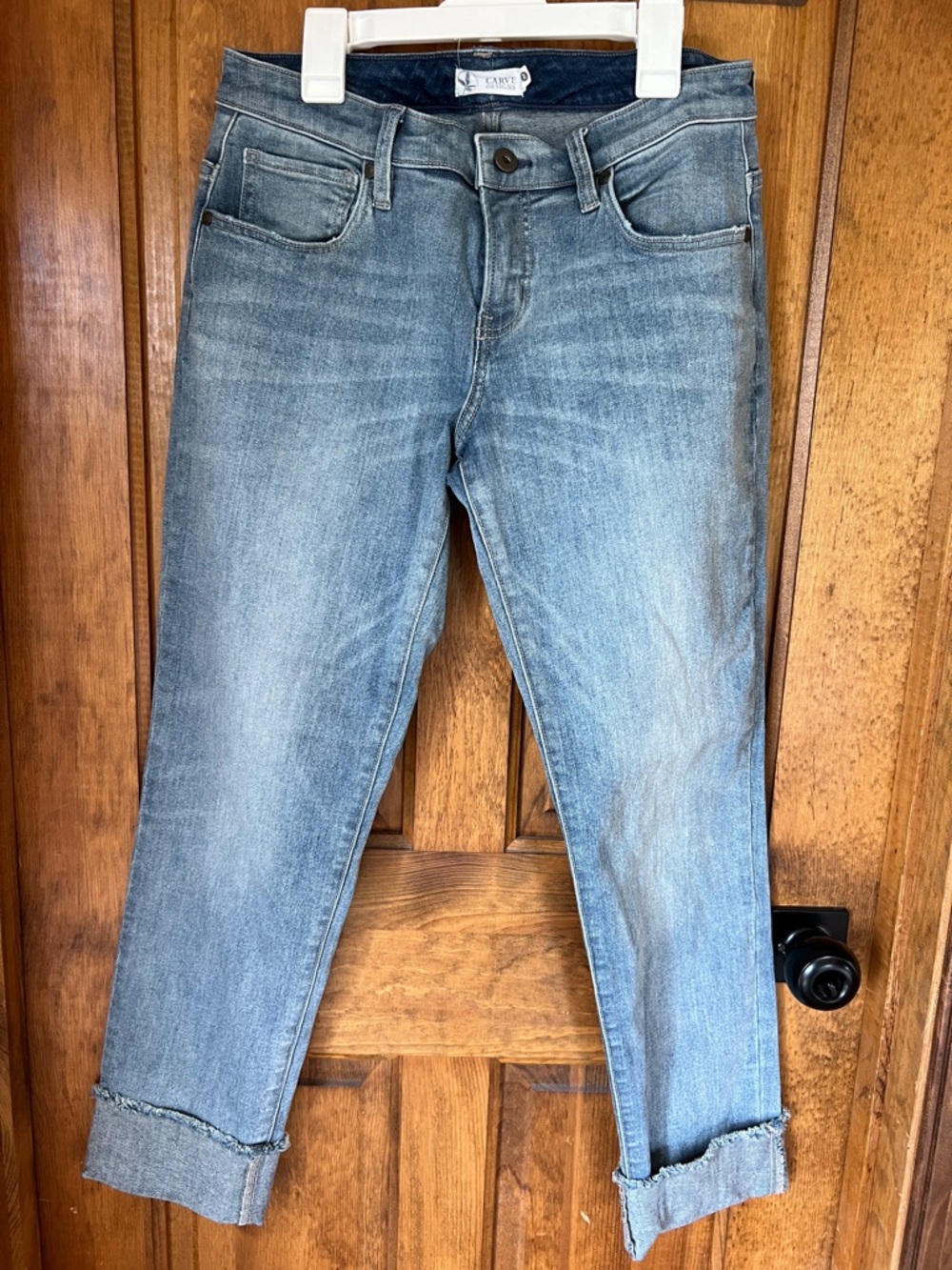 Carve Designs CARSON JEAN
Mid rise relaxed. Light Blue Cuffed Jeans